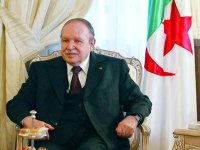Bouteflika appelle à prendre conscience des enjeux de l'heure
