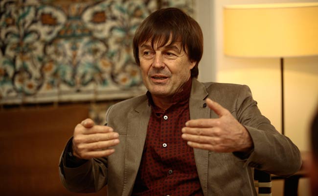 La tournée de Nicolas Hulot en Algérie fait réapparaître les délicats dossiers sur l'environnement