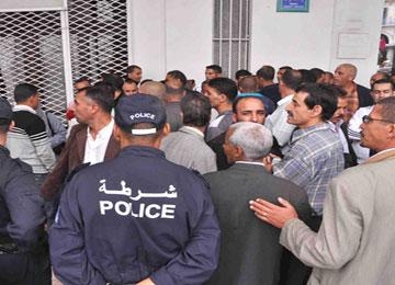 سكان قرماطة يغلقون مقر بلدية بني والبان في سكيكدة