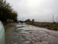 منتخبون يطالبون بدعم مالي للتكفل بحالة الطرق في سكيكدة