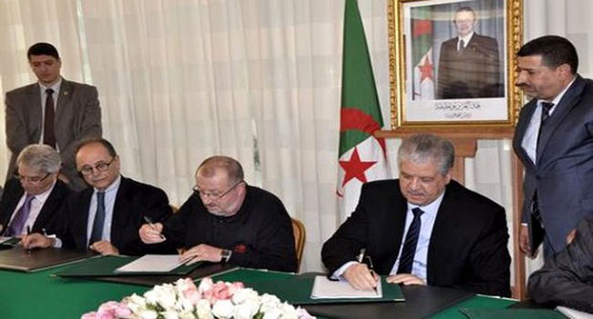 Algérie - Le gouvernement, l'UGTA et le patronat signent le pacte économique et social de croissance
