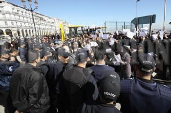 Plusieurs rassemblements empêchés à Alger