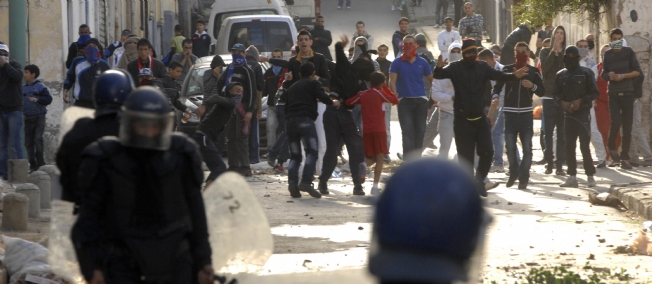 L'Algérie s'apaise après les émeutes contre la hausse des prix Huit cents personnes ont été blessées et un millier de manifestants ont été arrêtés.