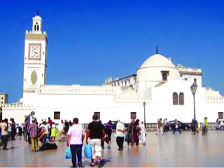 مطالب بجمع الزكاة «جبراً» من الأثرياء الجزائر تمنح شبابها «قروضاً حسنة» لإقامة مشاريع انتاجية