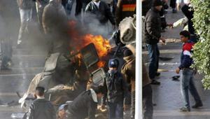 تونس تنفي إغلاق حدودها مع الجزائر بسبب الاحتجاجات