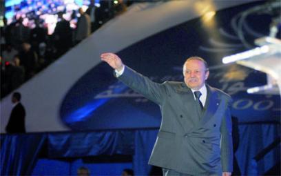 Abdelaziz Bouteflika officiellement candidat à la présidentielle