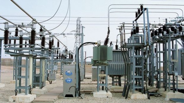 M. Sellal visite la nouvelle centrale électrique d'Illizi