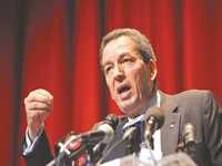 Tout en s'attaquant aux opposants au 4e mandat lors d'un meeting