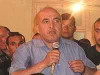 Khaled Tazaghart lors d'un meeting à Béjaia