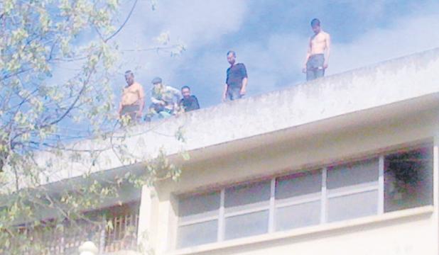 تجار الأروقة في عنابة يهددون بالانتحار الجماعي