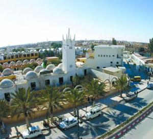 احتجاجا على البطالة وحرمانه من السكن                    رب عائلة يضرم النار في نفسه بمقر المجلس الولائي بالوادي