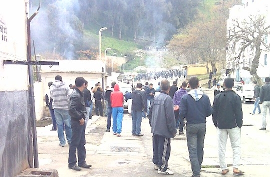 البرد يدفع سكان أولاد احبابة الى الاحتجاج في سكيكدة