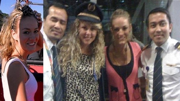 شقراء استضافها مساعد طيار الماليزية في قمرة القيادة