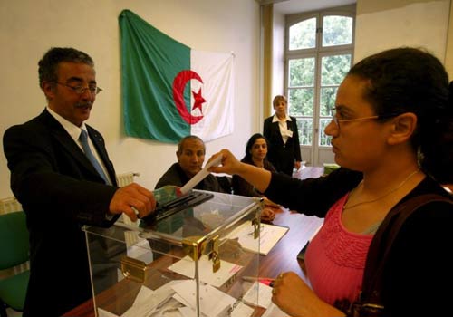 Algérie - Les biographies des six candidats aux présidentielles d'avril 2014 (APS)