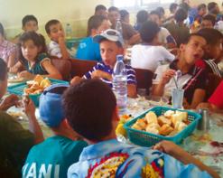 مدراء مقاطعة الدار البيضاء يلجأون إلى عمال النظافة للطبخ بالمطاعم