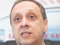 Il estime que l'Algérie vit une crise plutôt morale que politique