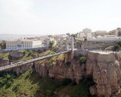 قاطنو 116 مسكن ببلدية ديدوش مراد بقسنطينة مهددون بالموت تحت الأنقاض