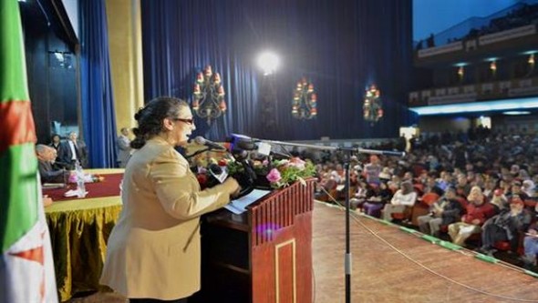 Louisa Hanoune promet à Annaba d'autres 