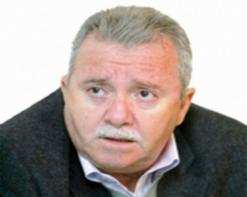 علي فوزي رباعين يتهم الإدارة ويلغي تجمعه الشعبي بسوق أهراس