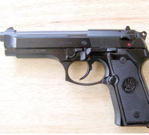 امتدت اعتداءاته إلى ولايات أخرى                    يبتزّ المواطنين باستعمال سلاح ناري في سكيكدة