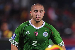 فينجر يضع الجزائري بوقرة تحت منظار الأرسنال