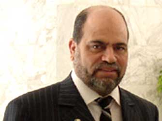 أبو جرة سلطاني لـ«الشرق الأوسط» هناك في الجزائر من يعتقد نفسه وصيا على الشعب