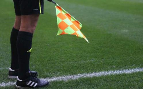 ثلاثة حكام دوليين في تربص بتيكجدة بالبويرة تحضيرا لمونديال 2014