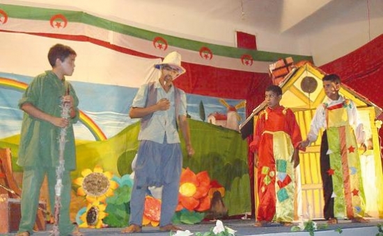 مسرح باتنة الجهوي يتفاعل مع الأطفال في عطلتهم المدرسية