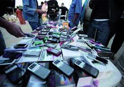 Vente de portables au marché hebdomadaire de Sidi Khettab