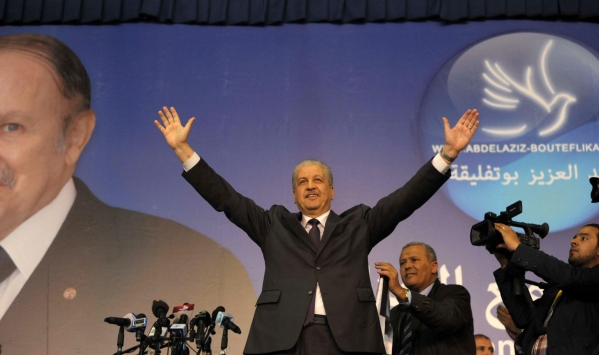 سلال يذرف دموعه في الشلف