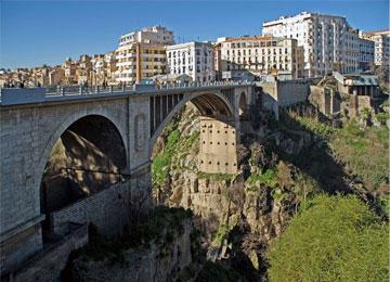 حسين واضح يرغم المنتخبين على إعادة هيكلة حي القماص بقسنطينة