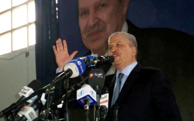 سلاّل يعد من الجلفة بالقضاء على مشكل السكن والبطالة و