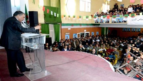 Benflis s'engage à faire prévaloir le dialogue comme moyen de règlement des problèmes