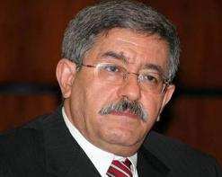 وقفة احتجاجية أثناء التجمع الشعبي لأويحيى بأم البواقي