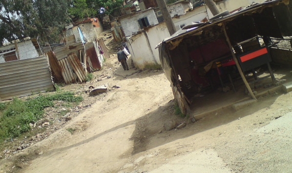 سكان حي بوعباز بسكيكدة يطالبون بترحيلهم إلى سكنات لائقة