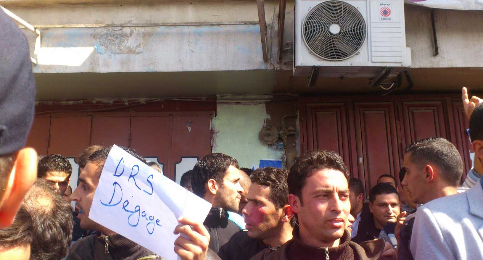 Meeting sous haute tension mais sans heurts pour Abdelmalek Sellal à Tizi-Ouzou