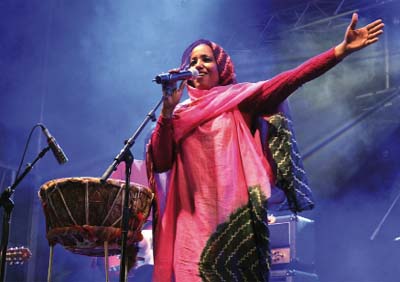 «Soutak», nouvel album de la chanteuse du Sahara Occidental