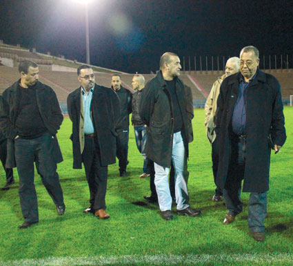 للمساهمة في صيانة أرضية ملعب 19 ماي 56 بعنابة                    اجتماع مع مؤسسة متخصصة وقدوم خبير فرنسي