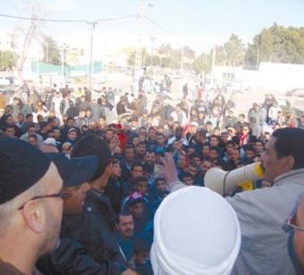 السكن والتوظيف يلهب الشارع الأغواطي