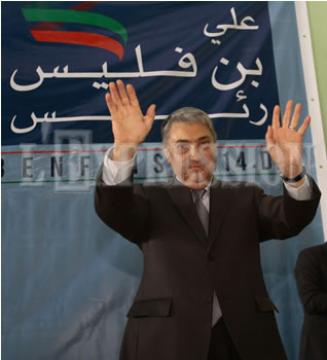 Benflis triomphe à Béjaïa