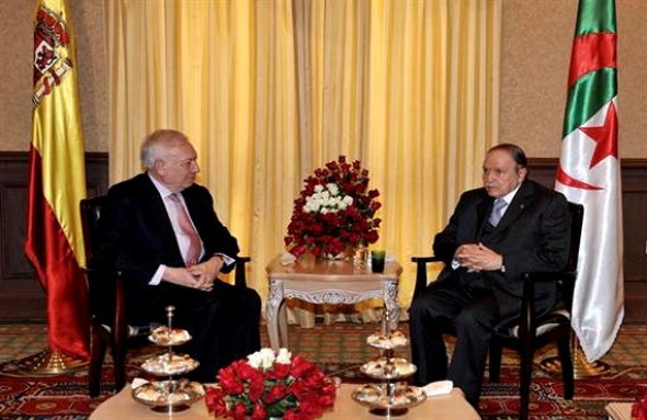 Le président Bouteflika reçoit le MAE espagnol