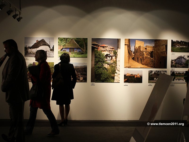 افتتاح معرض الفن المعماري من الأتربة و الطين بمسرح الهواء الطلق لمدينة تلمسان