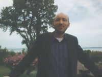 Salah Abchiche, Diplômé en sciences politiques