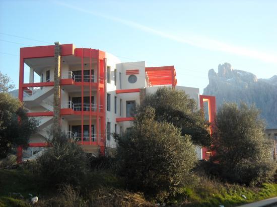 Ouacifs : La bibliothèque communale réalisée