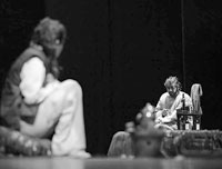 Théâtre / «El awel moukarer»