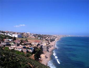 الشروع في تنظيف وتهيئة شواطئ سيدي لخضر بمستغانم