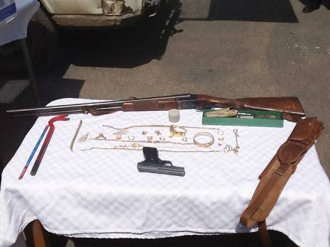 Des cambriolages et des armes volées