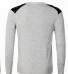 حجز قمصان صيفية تحمل رمز الصليب بغليزان