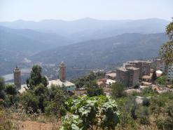 100 شاب يقطعون 30 كلم مشيا لاكتشاف جمال منطقة الشحنة بجيجل