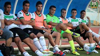 Les Crabes dos au mur